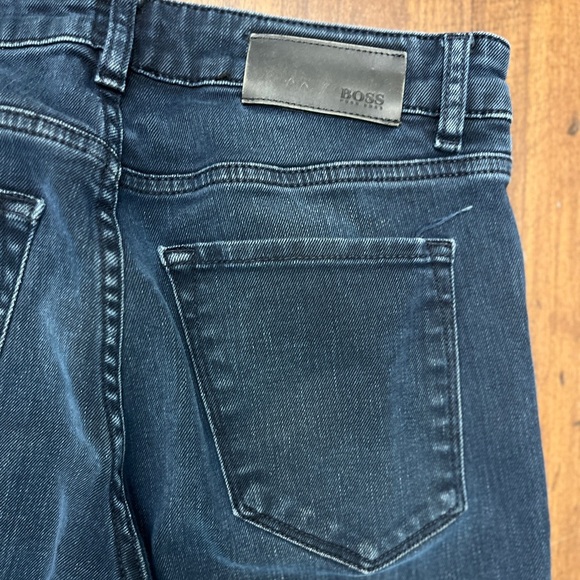 Boss Hugo Boss Jeans Size 30 X 32 Dark Wash Skinny School Preppy Logo Designer - Picture 9 of 16